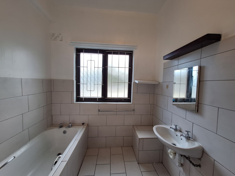 To Let 3 Bedroom Property for Rent in Kenilworth Western Cape